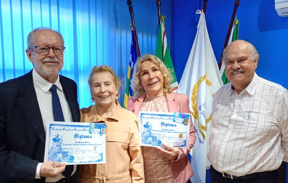 Academia Espírita de Letras elege e empossa Heloisa e Jales Naves
