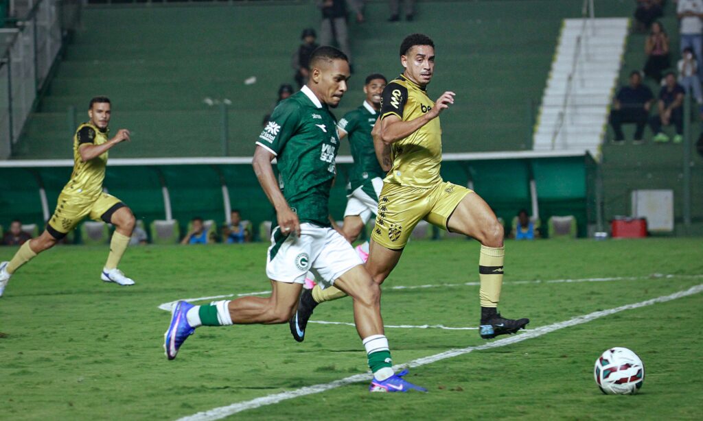 Goiás empata com o Sport na Serrinha em Goiânia 
