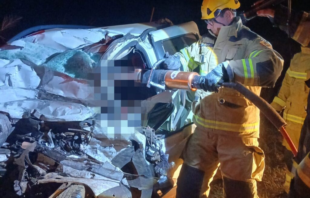 Colisão entre carreta e SUV deixa um morto na GO-184 em Jataí