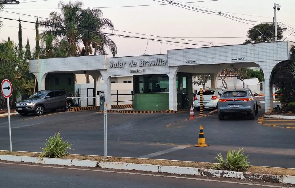 Moraes nega pedido para Javier Milei visitar Bolsonaro em casa