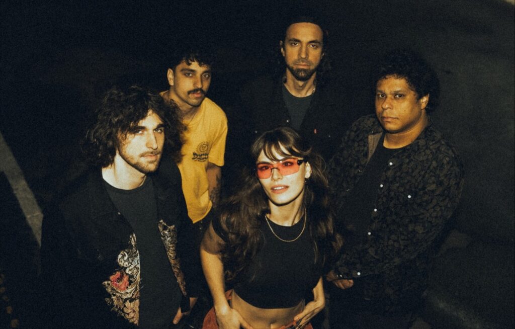 Zona Pub recebe show da banda Ginger and the Peppers em Goiânia