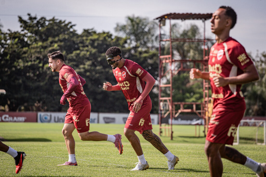 Vila Nova enfrenta o CRB de olho na vice-liderança da Série B