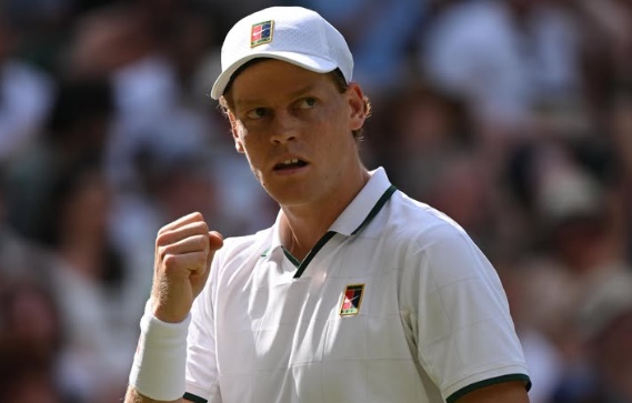 Sinner desbanca Djokovic em 'revanche' e vai defender o título de Wimbledon contra Zverev