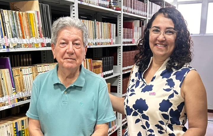 Escritor Coelho Vaz doou 440 livros para biblioteca do IHGG