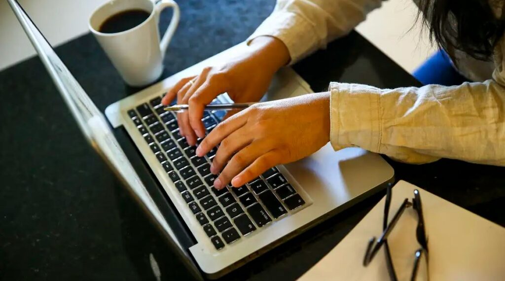 ONU Mulheres oferece formação digital gratuita; saiba como participar