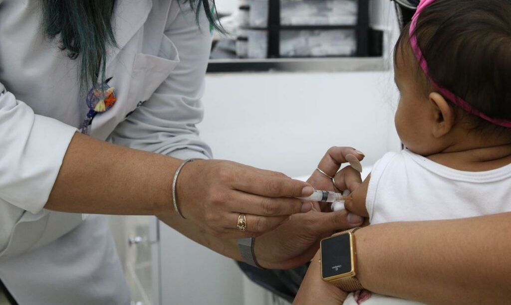 13,5 milhões de crianças não recebem vacina no 1° ano de vida, aponta Unicef