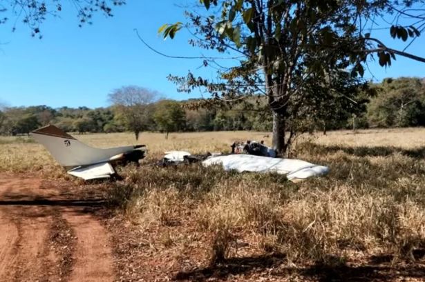 Avião com mais de 300 quilos de cocaína faz pouso forçado em fazenda de Goiás