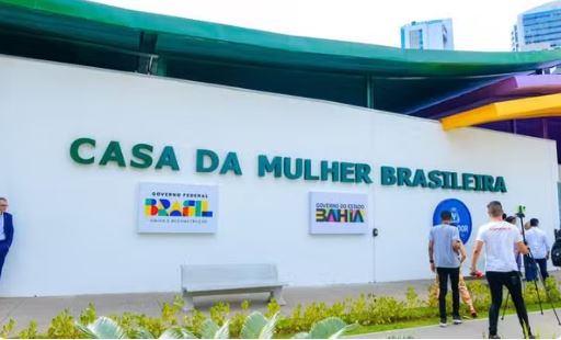 Médico é investigado por suspeita de usar óculos com câmera em exame ginecológico de paciente