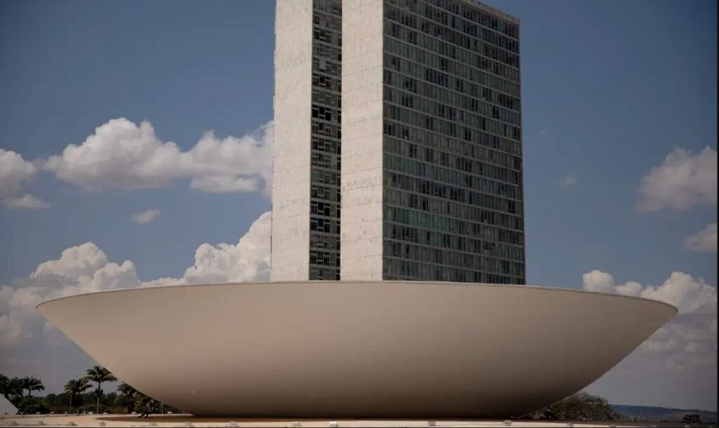 Motta cria comissão para analisar PEC que reduz maioridade penal