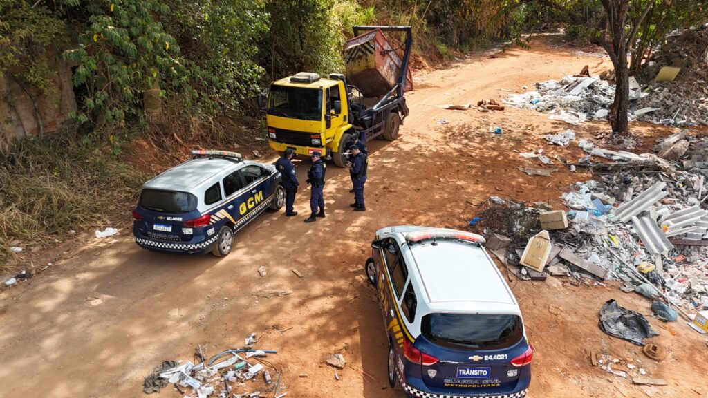 GCM de Goiânia flagra descarte irregular de entulho e empresa é multada em cerca de R$ 12 mil