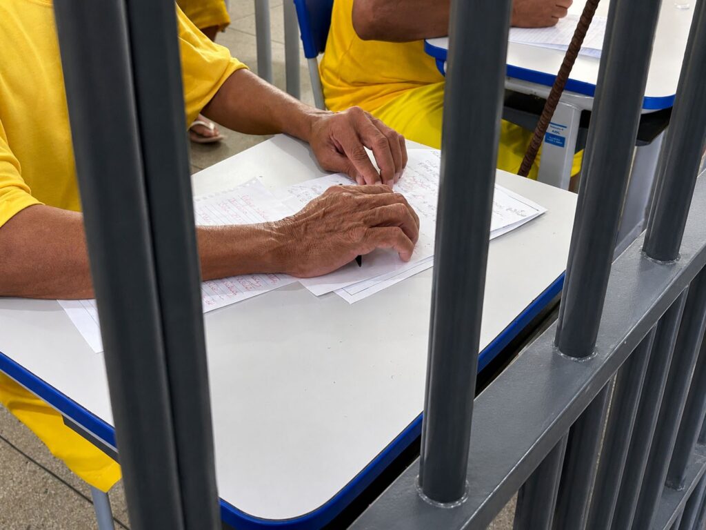 Mais de 7,7 mil detentos fazem inscrição para obter certificação escolar em Goiás