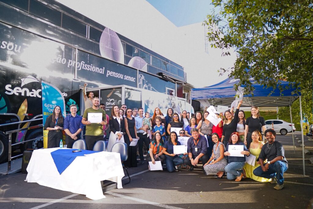 Caravana do Emprego e Renda forma primeira turma com mais de 120 alunos em Goiânia