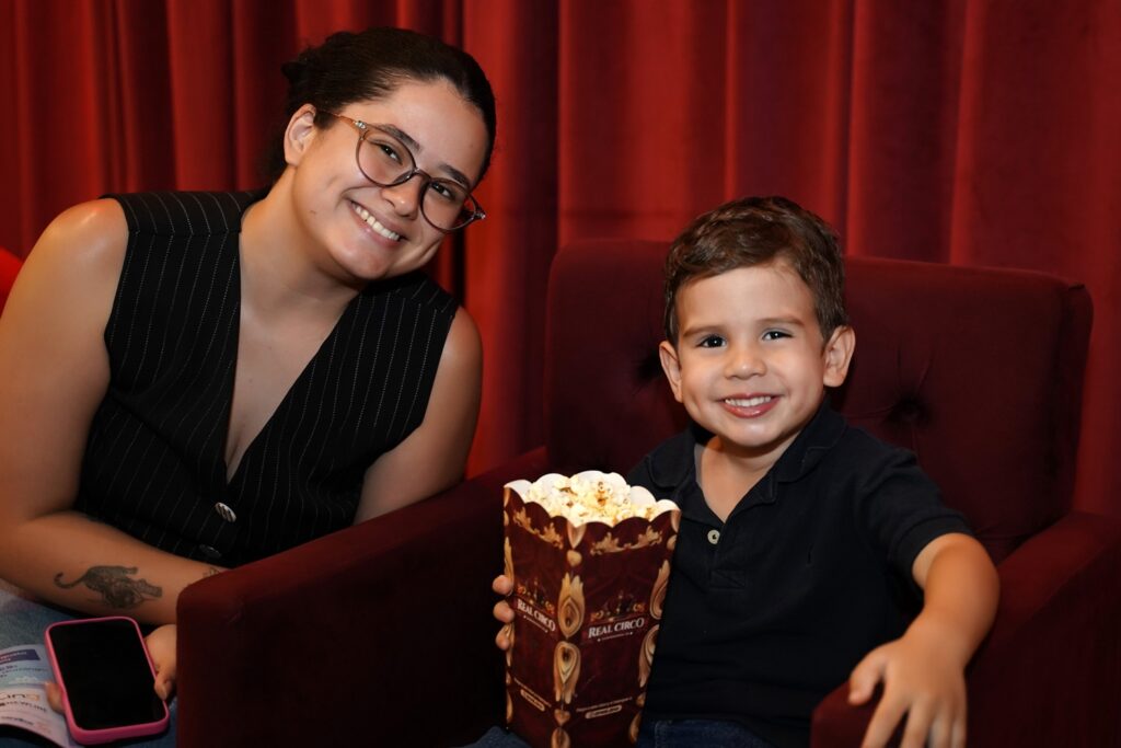 Famílias aproveitam férias escolares com noite de circo em Goiânia; veja fotos