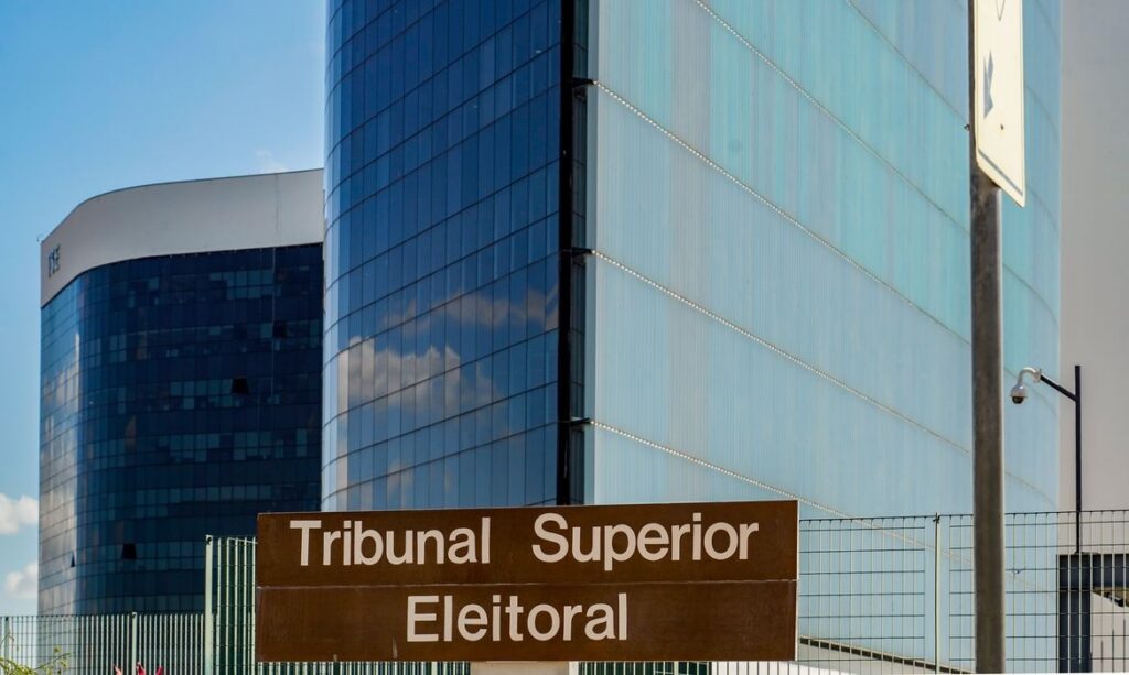 Vai estar fora no dia da eleição? Prazo para pedir voto em trânsito termina na próxima semana