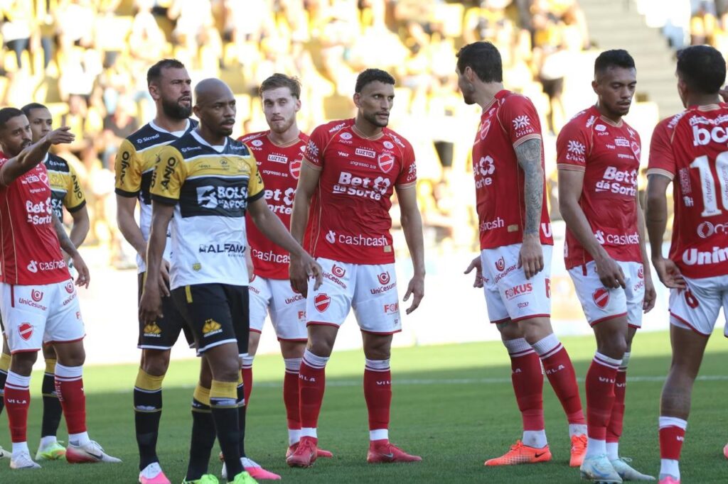 Vila Nova perde e vê Criciúma abrir vantagem na liderança da Série B