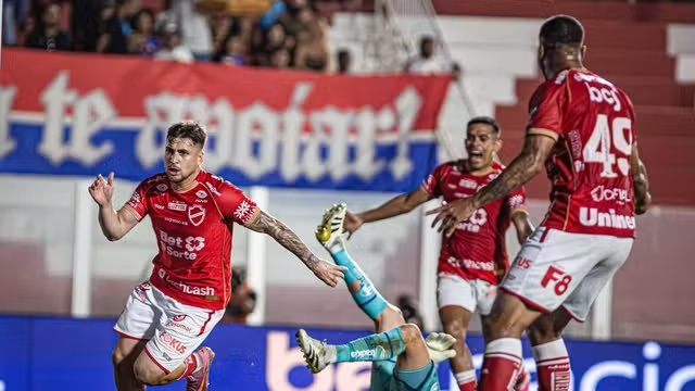 Vila Nova termina 1º turno invicto em casa, bate o Fortaleza e dorme vice-líder da Série B