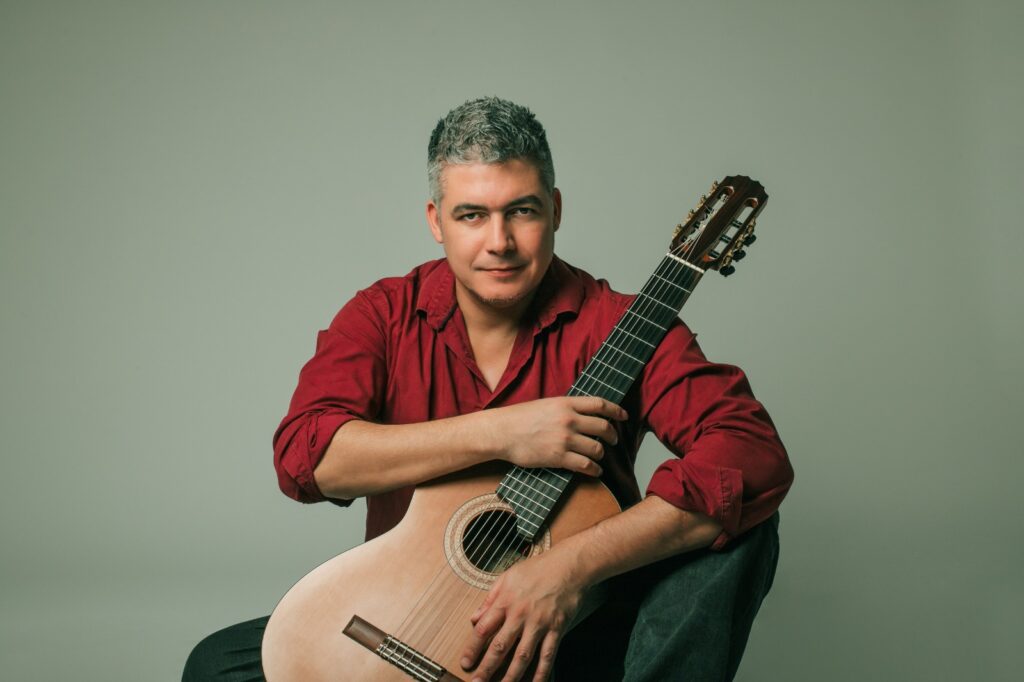 Violonista goiano Julio Lemos faz turnê internacional nos EUA e Canadá