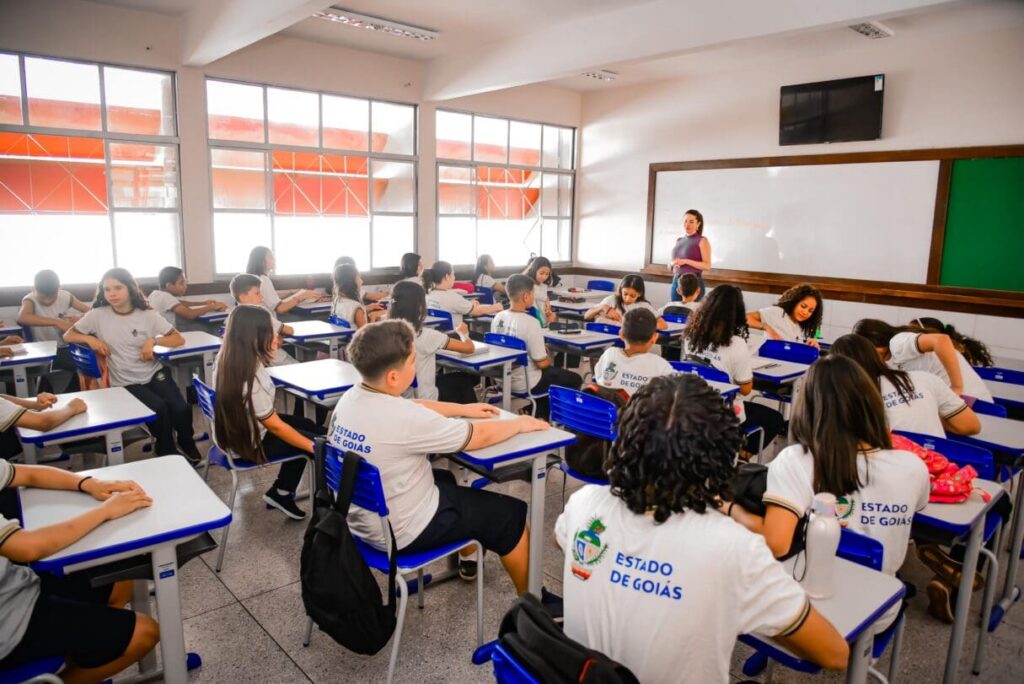 Salário inicial de professores em Goiás está entre maiores do país, aponta levantamento