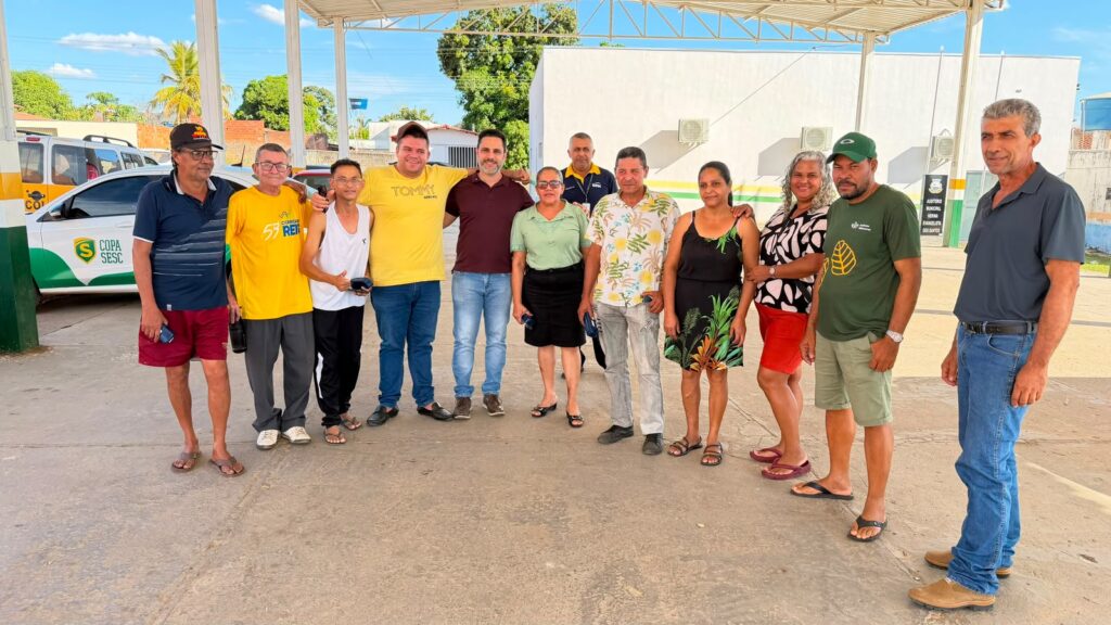 Pré-candidato a deputado estadual em Goiás, Simeyzon ouve demandas da população