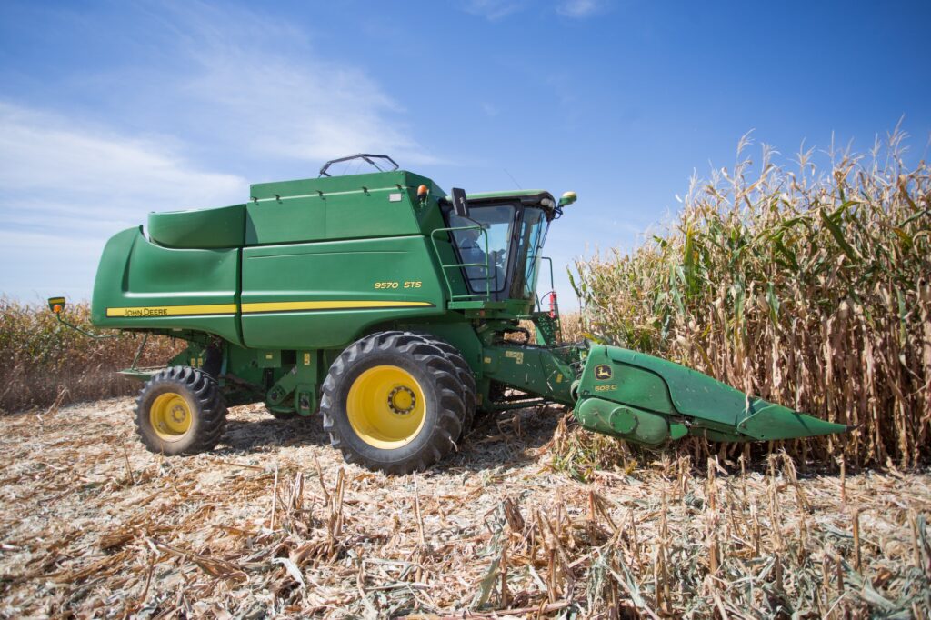 Lei que estende incentivo fiscal a fabricantes de máquinas agrícolas entra em vigor em Goiás