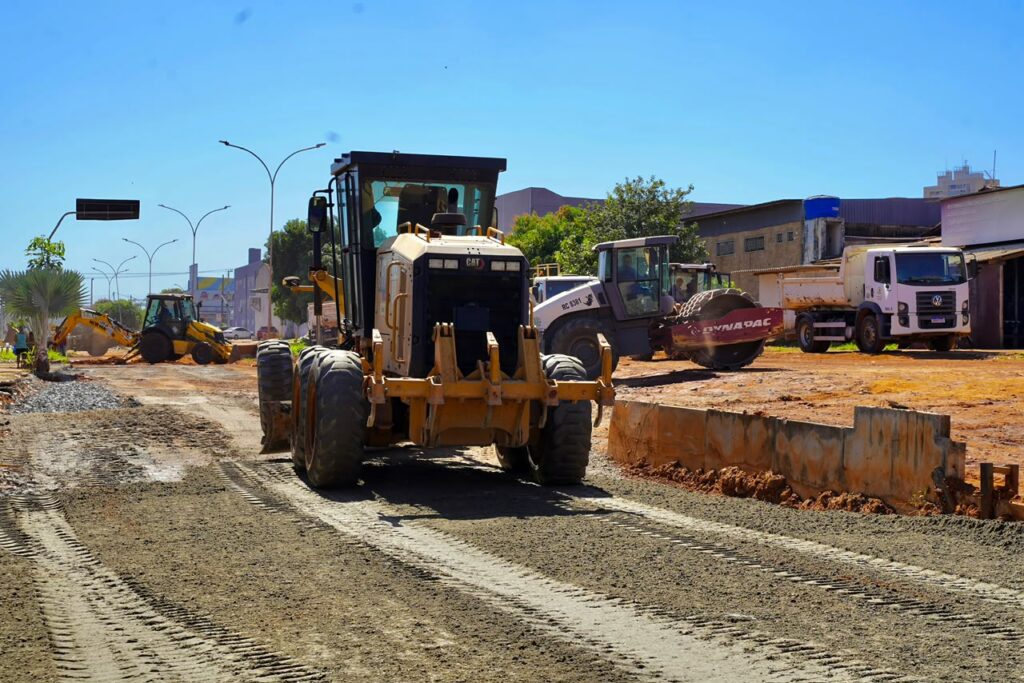 Prefeitura avança com obras das vias laterais que dão acesso à Avenida Castelo Branco em Goiânia