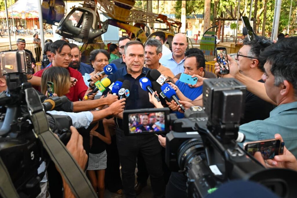 Mabel aproveita férias escolares para visitar e acompanhar operação do Mutirama em Goiânia