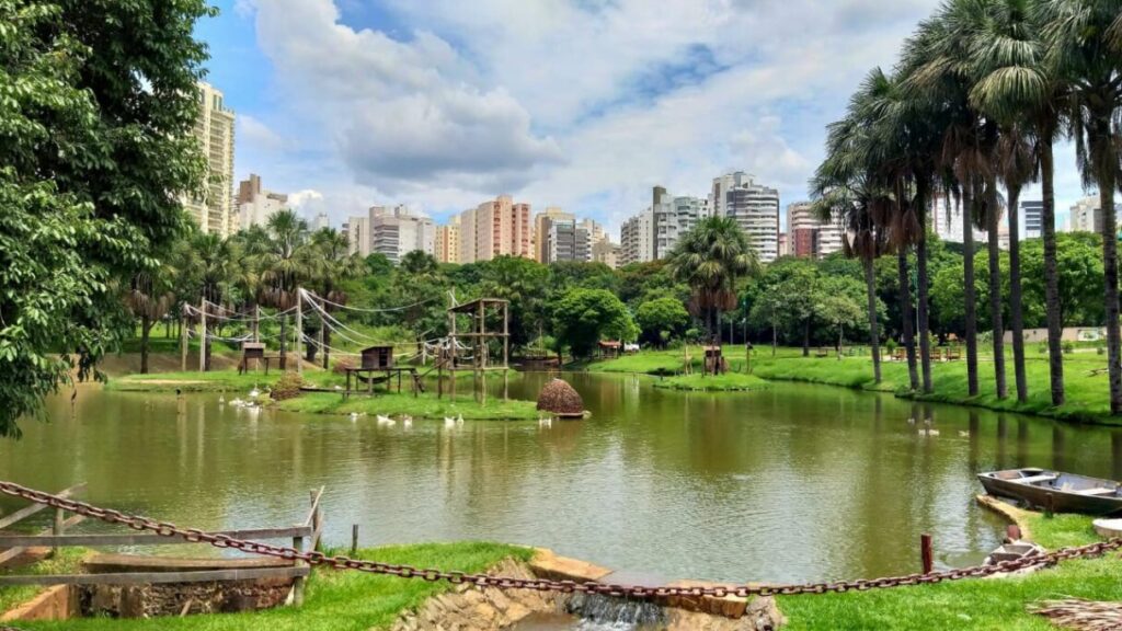 Zoológico promove diversão e contato com a natureza de quarta a domingo em Goiânia