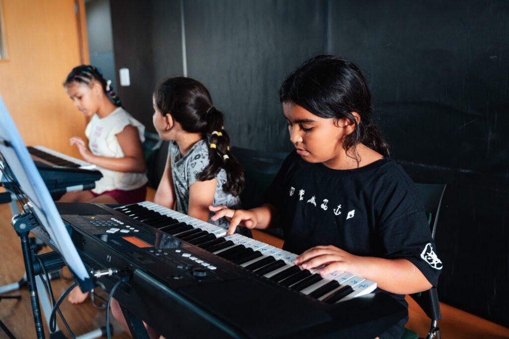 Sesc Centro abre matrículas para cursos de música, dança, teatro e circo em Goiânia