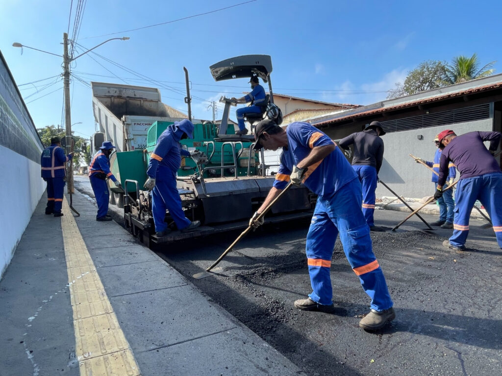 Prefeitura de Goiânia realiza recapeamento em vias no Parque das Laranjeiras