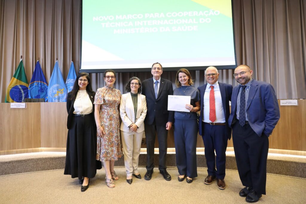 UFG firma acordo com OPAS/OMS para fortalecer vacinação e combater desinformação nas Américas
