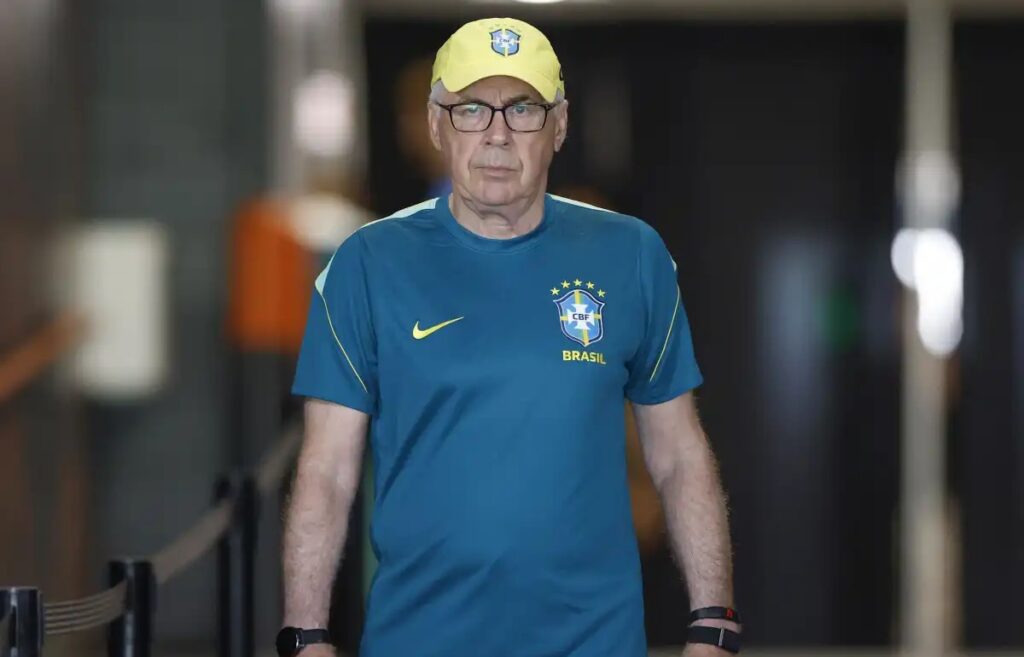 Após eliminação na Copa, Ancelotti e jogadores deixam base da seleção em Nova Jersey