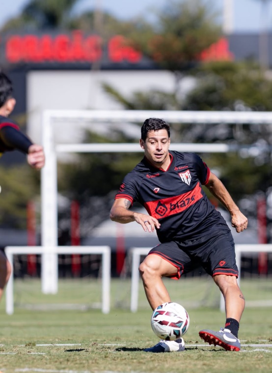 Atlético-GO e Goiás entram em campo neste domingo (12/7) pela Série B do Brasileiro