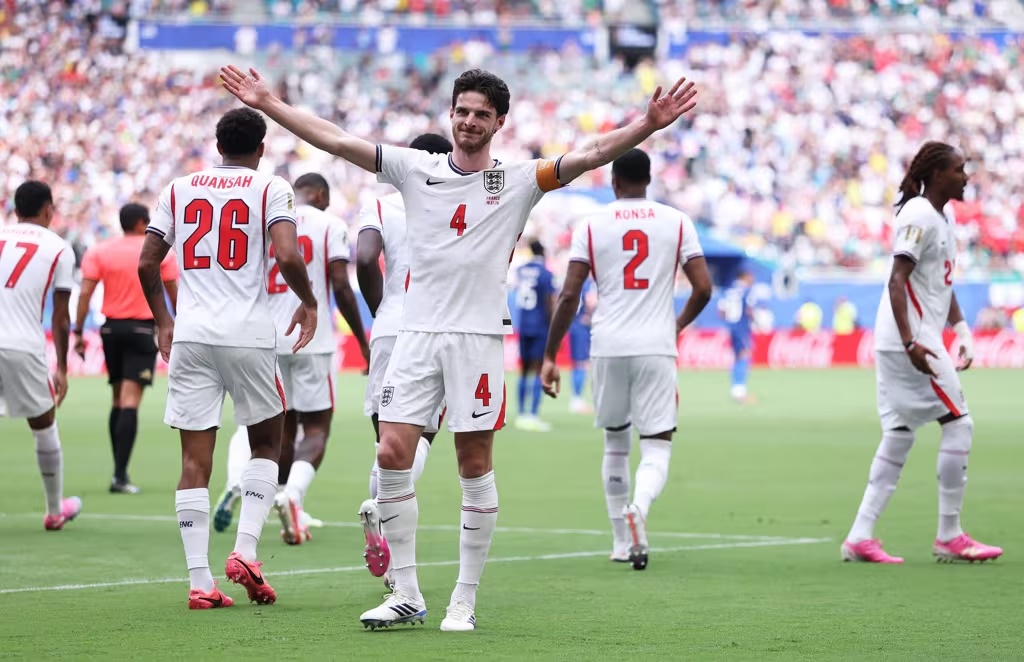 Inglaterra vence França por 6 a 4, leva o bronze e faz melhor campanha desde 1966