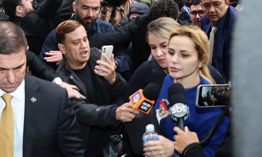 STJ mantém prisão da influenciadora Deolane Bezerra