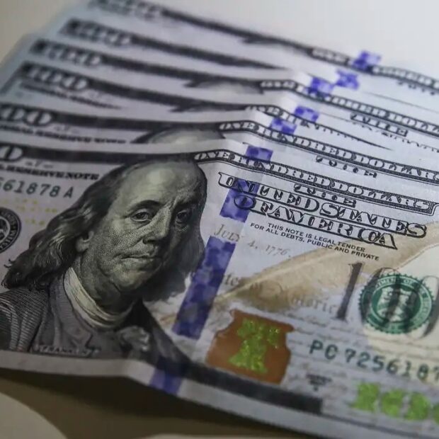 Dólar à vista fecha em recuo de 0,06%, a R$ 5,08 em desvantagem contra o real