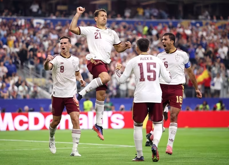 Espanha domina e vai à final da Copa do Mundo