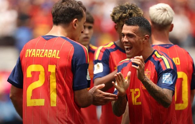 Espanha faz 3 a 0 na Áustria e garante vaga nas oitavas