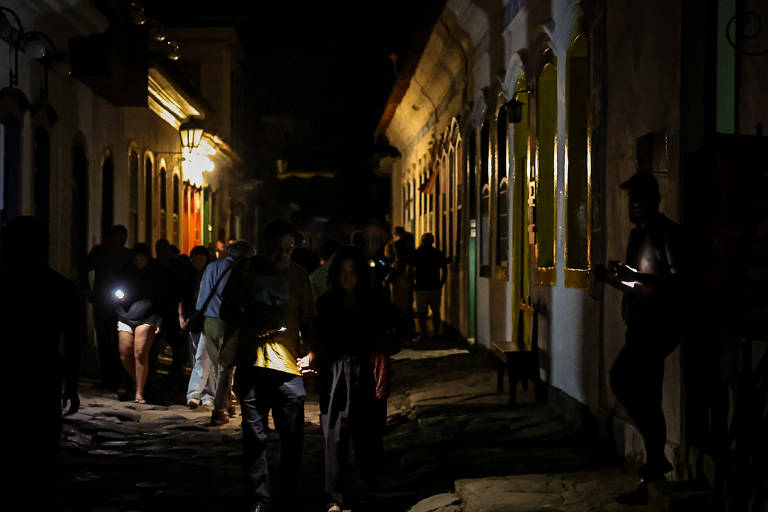 Paraty sofre com queda de energia durante a Flip 2026