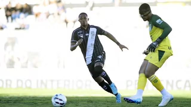Com gols de Kadu Sousa, Goiás bate a Ponte Preta