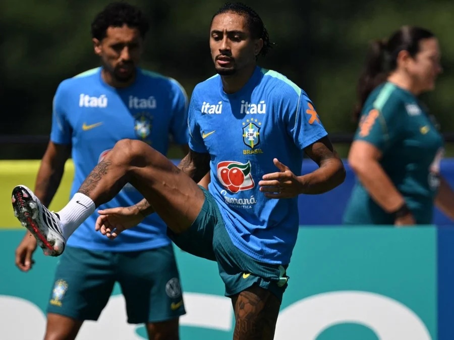 Al-Hilal prepara nova oferta milionária para Raphinha, diz site
