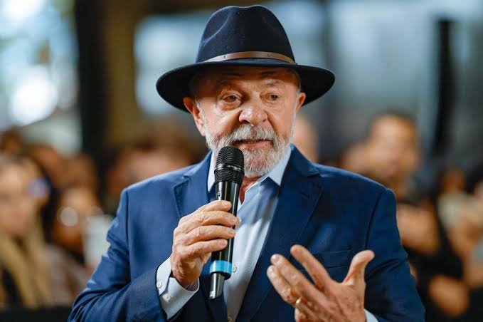 Lula defende Pix após tarifa dos EUA: ‘É público, é de graça e vai continuar assim’