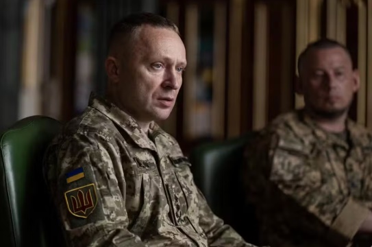Ucrânia troca alto comando militar em meio ao conflito com a Rússia