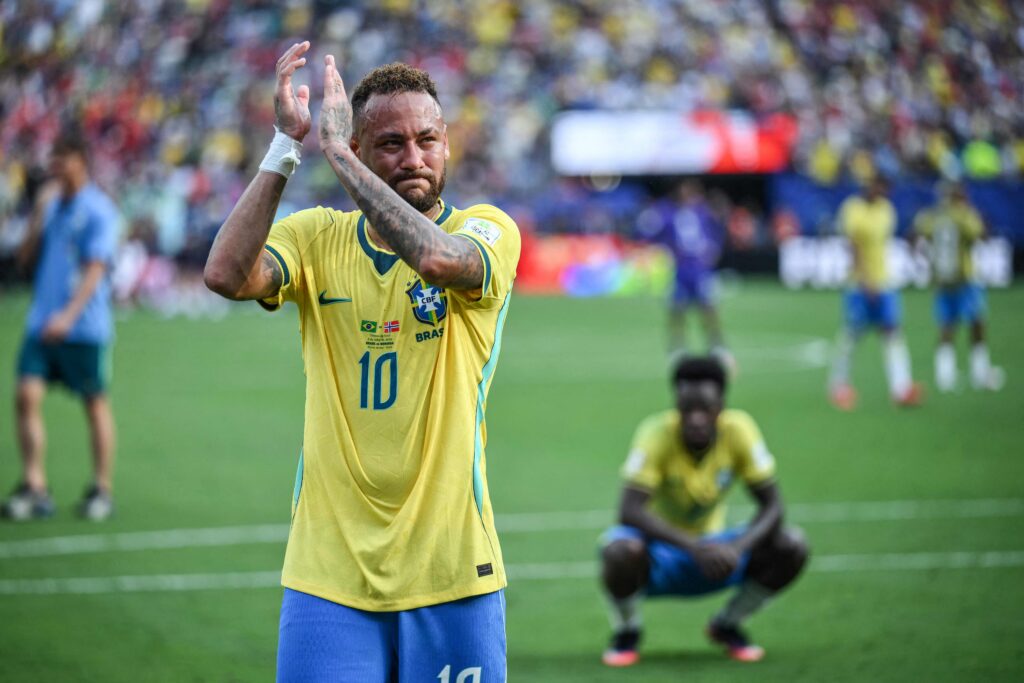 Neymar já tem data para se reapresentar ao Santos após disputar a Copa do Mundo