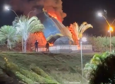 Incêndio que destruiu imagem de Nossa Senhora Aparecida em Nerópolis foi acidental, diz polícia