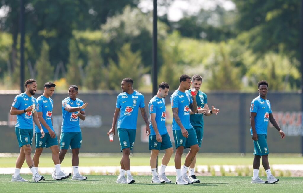 Brasil inicia preparação para oitavas da Copa contra Noruega