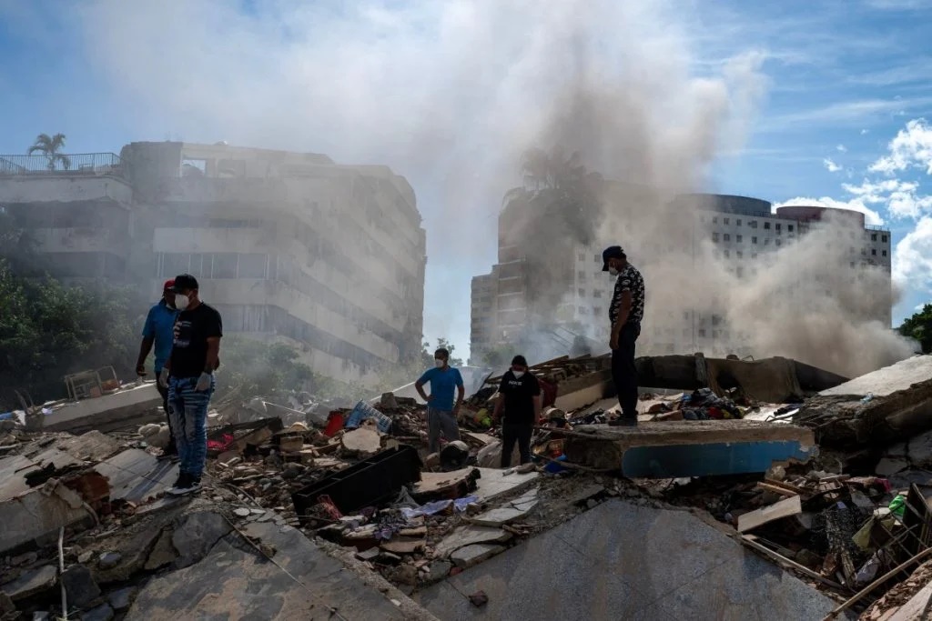 Número de mortos após terremoto passa de 2 mil e Venezuela decreta luto de sete dias
