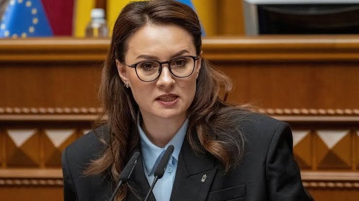 Primeira-ministra da Ucrânia confirma que deixará cargo após Zelensky anunciar reforma ministerial