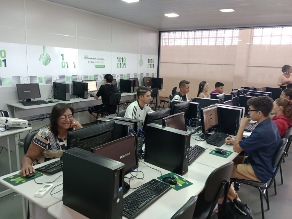 Estado abre 206 vagas em cursos gratuitos de tecnologia em 3 cidades goianas