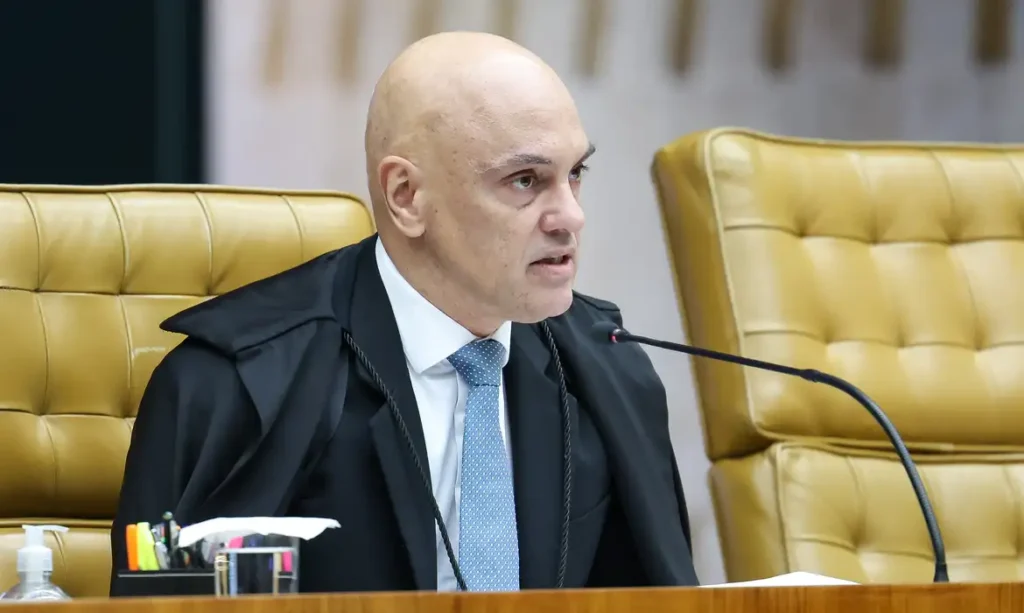Moraes dá 48h para Bolsonaro dizer se autorizou vídeo de IA