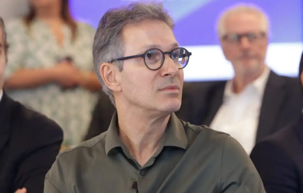 Zema diz que apoiará Flávio contra Lula no 2º turno, apesar de críticas sobre Vorcaro
